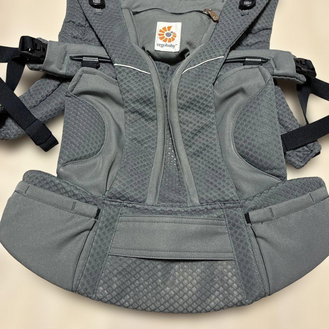 美品　エルゴの抱っこひも　オムニブリーズ　グラファイトグレー　メッシュ