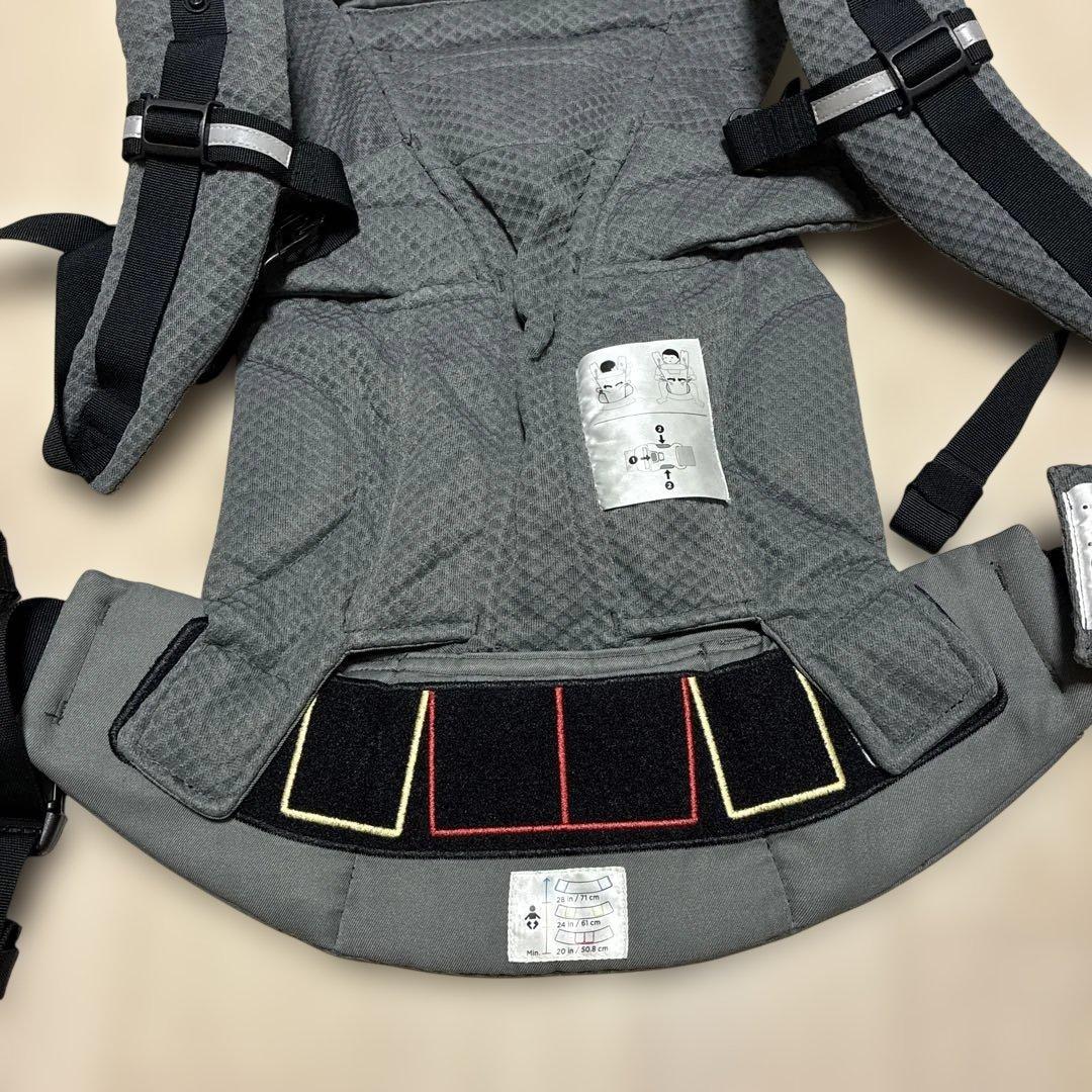 美品　エルゴの抱っこひも　オムニブリーズ　グラファイトグレー　メッシュ