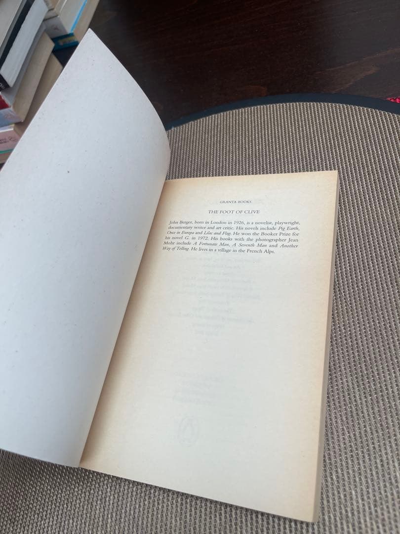 洋書 The Foot of Clive by John Berger