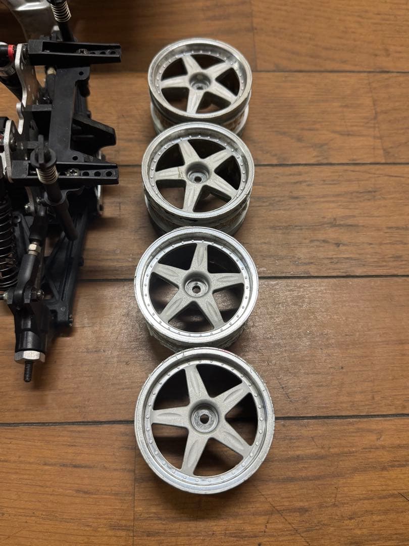 u*f様 京商シャシ、HPIエンジン、ボディ