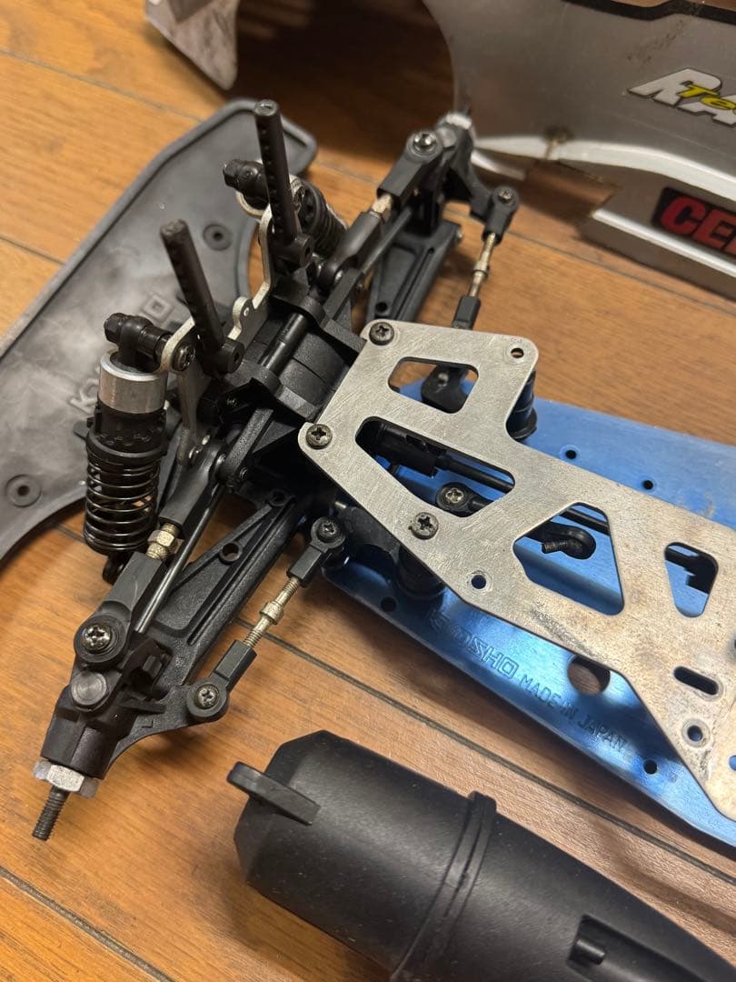 u*f様 京商シャシ、HPIエンジン、ボディ