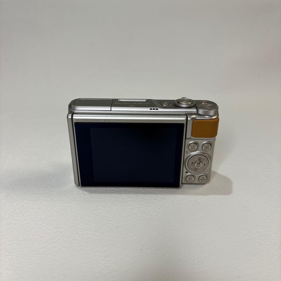 美品 Canon PowerShot SX740 HS シルバー