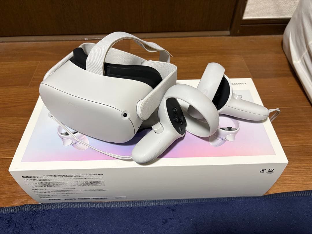  Quest 2 ヘッドセットとコントローラー