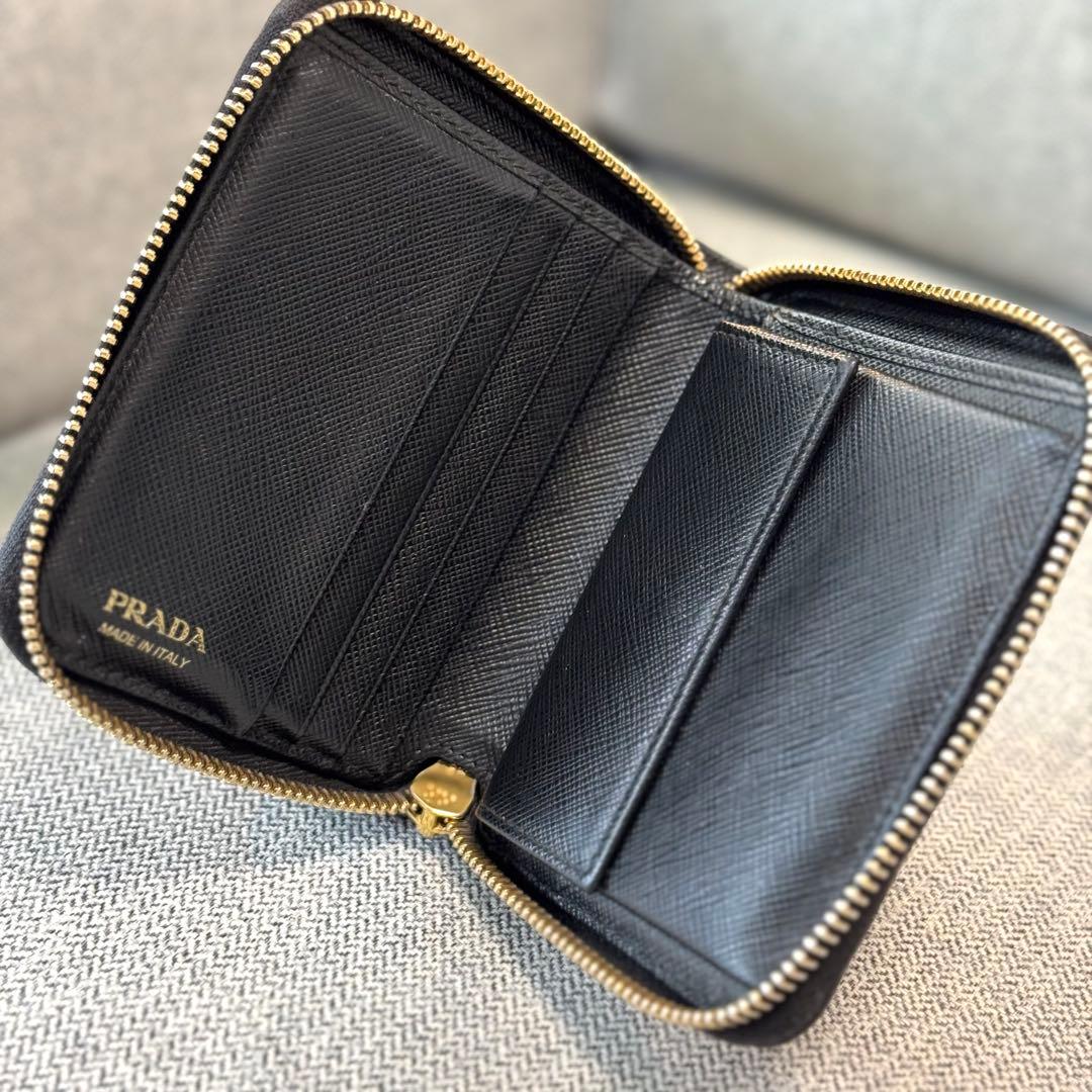 PRADA プラダ サフィアーノ トライアングル ラウンドジップ 二つ折り財布