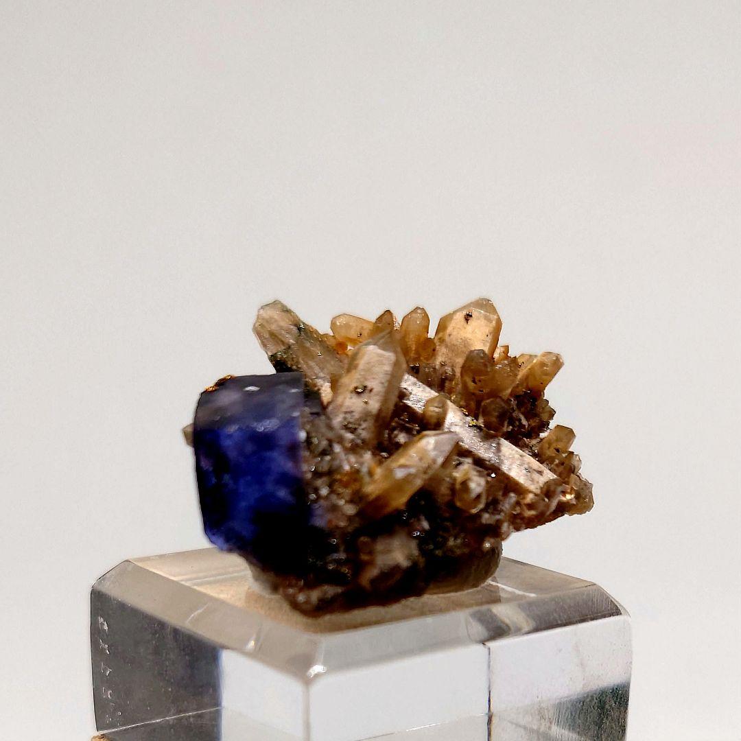 【6g】中国産 ブルーフローライト クォーツ共生 鉱物標本