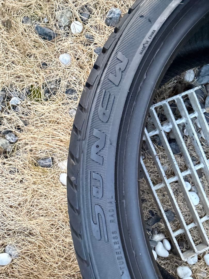 サニュー　2本 sinew 225/35r18 22年43週　使用20キロ