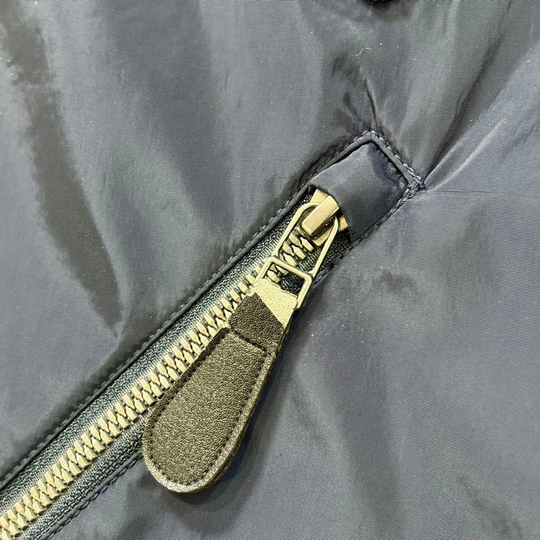 【極美品】AVIREX USAF70周年 MA-1 ワッペン ネイビー L