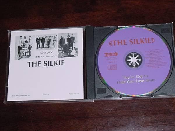 John,Paul&e参加！THE SILKIE