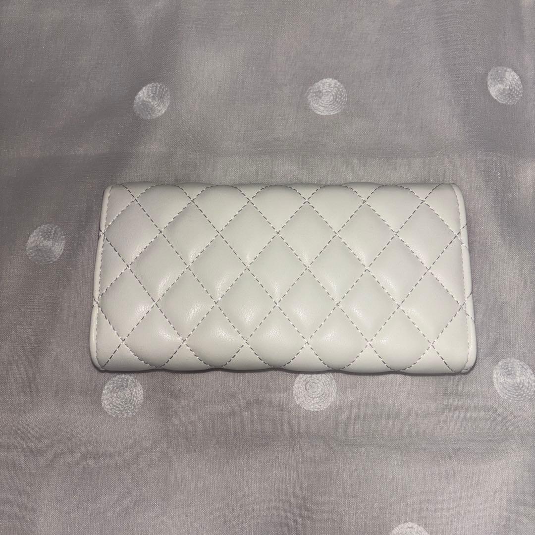 シャネル　長財布　白　ピンク　ゴールド金具