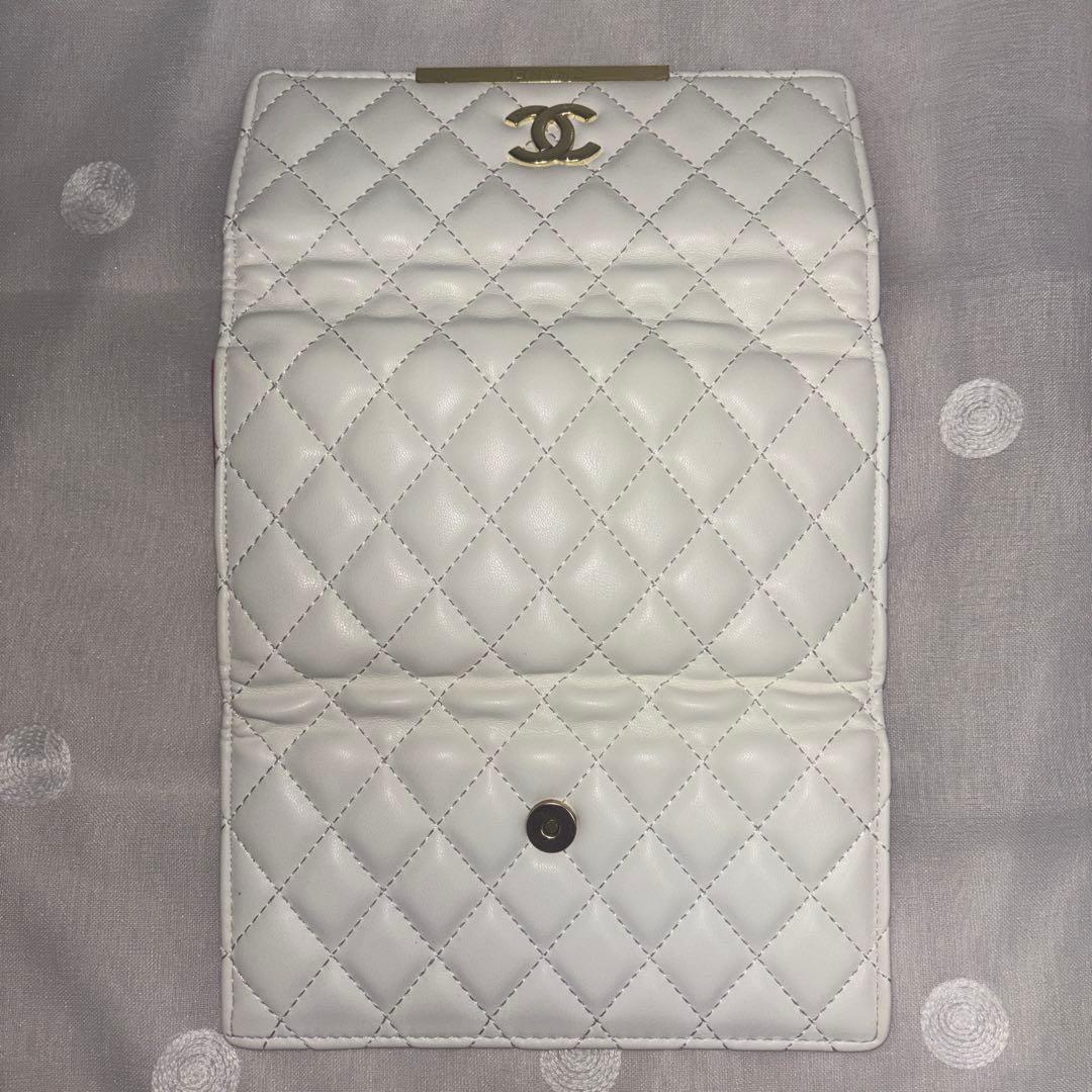 シャネル　長財布　白　ピンク　ゴールド金具