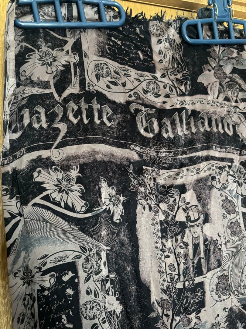 john galliano 　ジョンガリアーノ　シルク　ストール