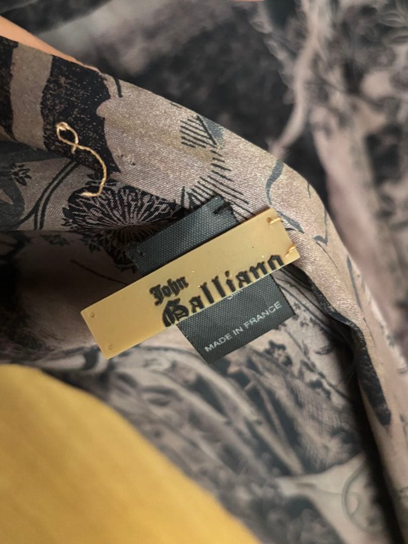 john galliano 　ジョンガリアーノ　シルク　ストール