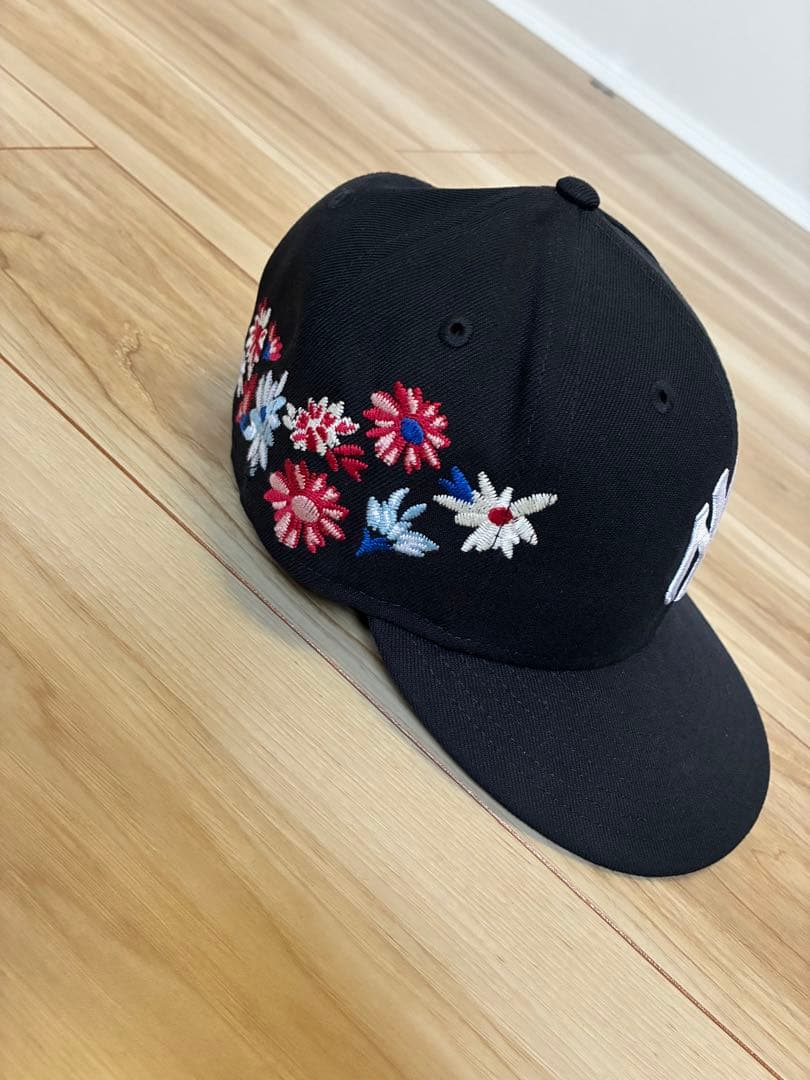 【レア】KITH NEWERA 花刺繍　キャップ
