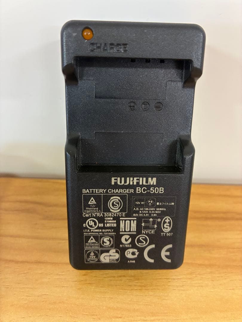 FUJIFILM XF1デジタルカメラ 充電器・カバー付