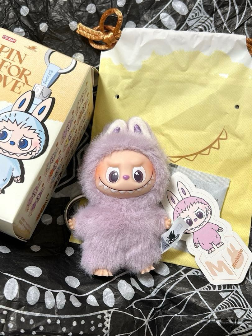 専用　ラブブ PIN FOR LOVE イニシャル labubu