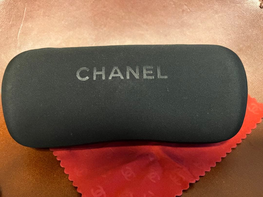 CHANEL シャネル サングラス　ケース付き