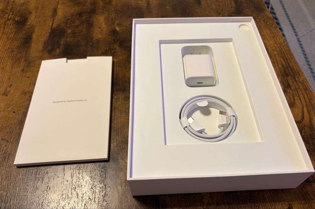 【中古】iPad Air 第5世代 wi-fi64GB 10.9 箱備品有