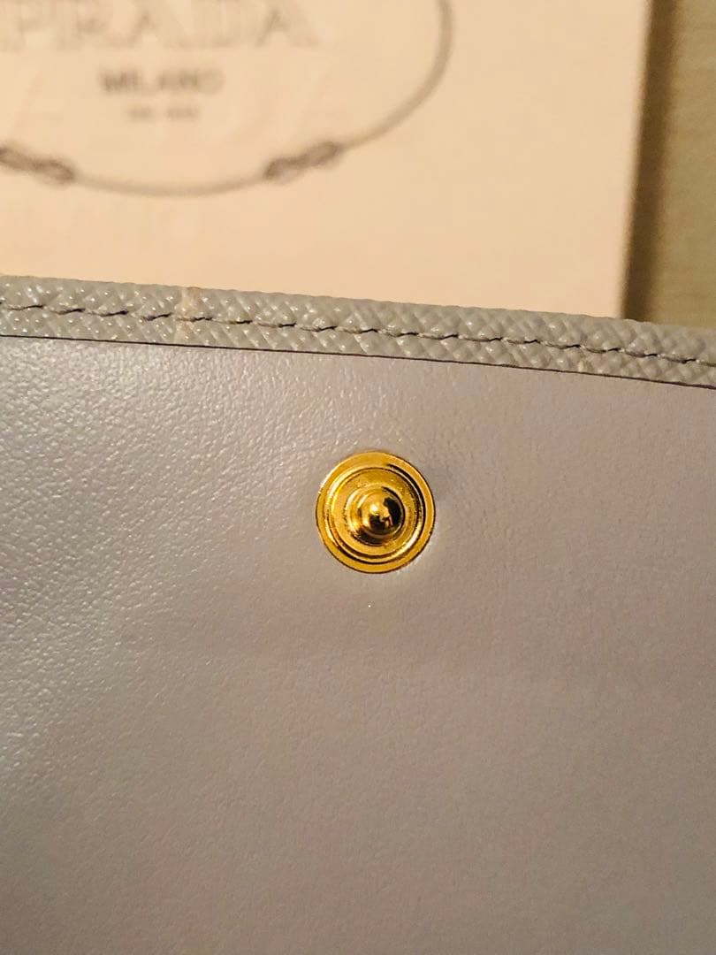 PRADA 三つ折り財布 (ICチップ(RFID)搭載)