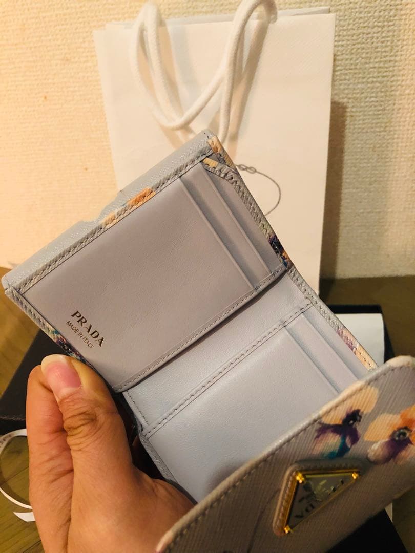 PRADA 三つ折り財布 (ICチップ(RFID)搭載)