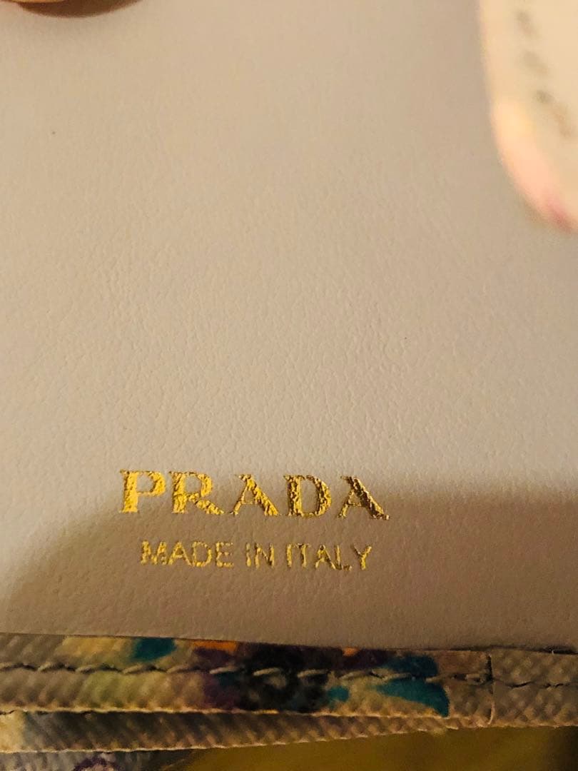 PRADA 三つ折り財布 (ICチップ(RFID)搭載)