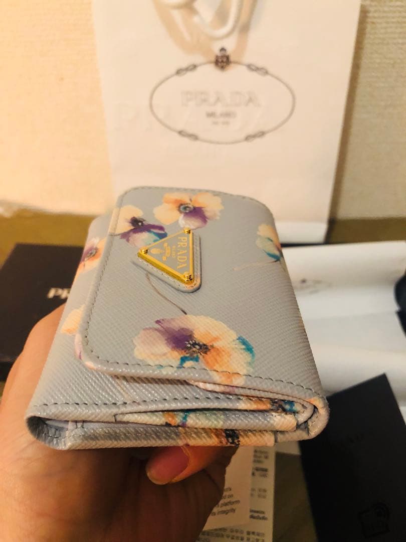 PRADA 三つ折り財布 (ICチップ(RFID)搭載)
