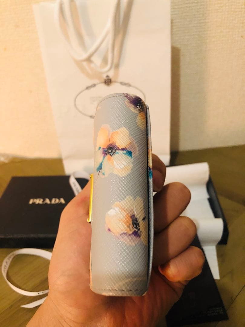 PRADA 三つ折り財布 (ICチップ(RFID)搭載)