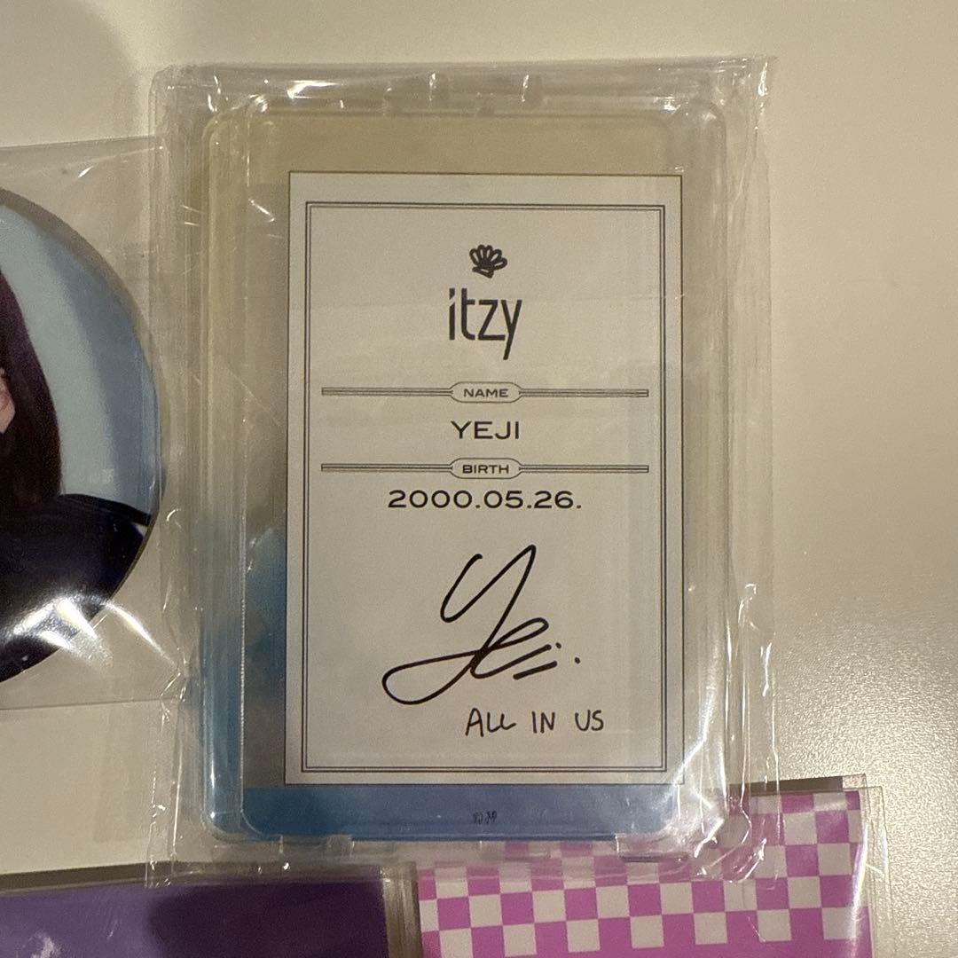 ITZY イェジ 缶バッジ アクスタ キーホルダー トレカ まとめ売り