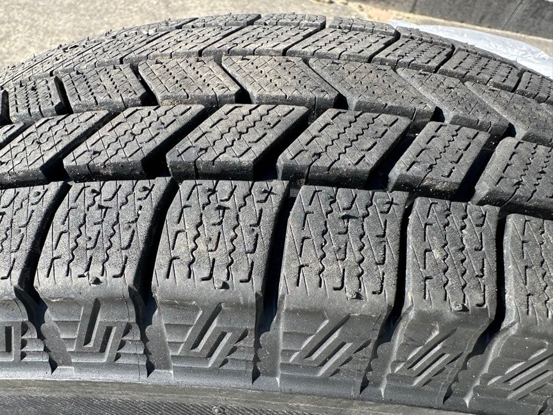 ブリヂストン BLIZZAK WZ-1 195/80R15 96Q スタッドレス