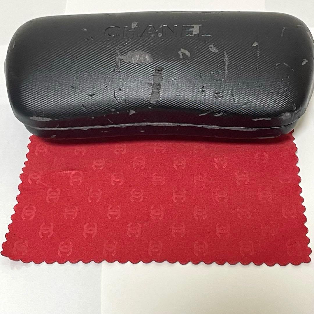 良品 CHANEL サングラス　カメリア　サイドロゴ　　黒　ケース、クロス付き