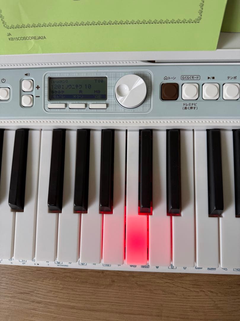 【極美品】CASIO カシオ　LK-335 光ナビゲーション　デジタルキーボード