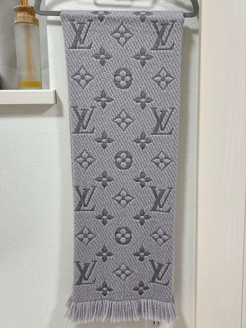 ルイヴィトン　マフラー　グレー　Louis Vuitton