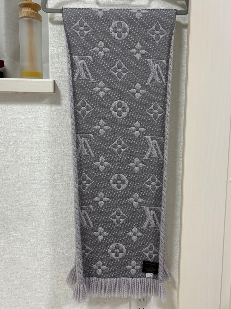 ルイヴィトン　マフラー　グレー　Louis Vuitton