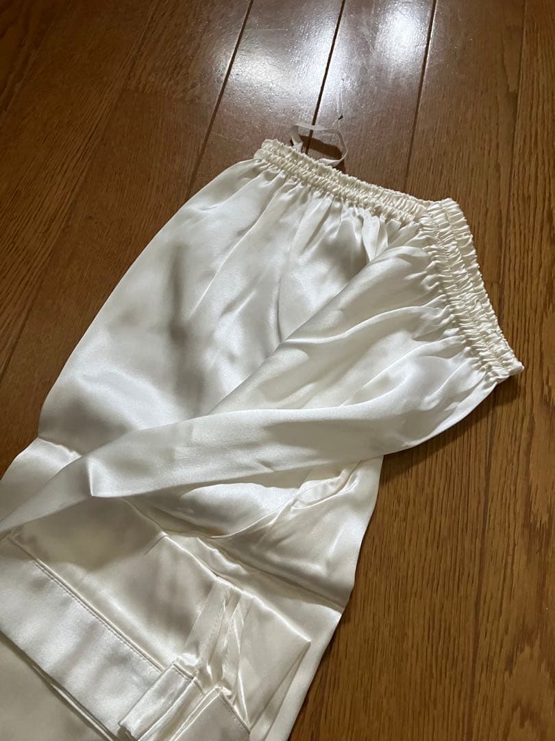 シルク100% つぼみパジャマ 薄い紫　　Lサイズ　　送料込み　値下げ交渉不可
