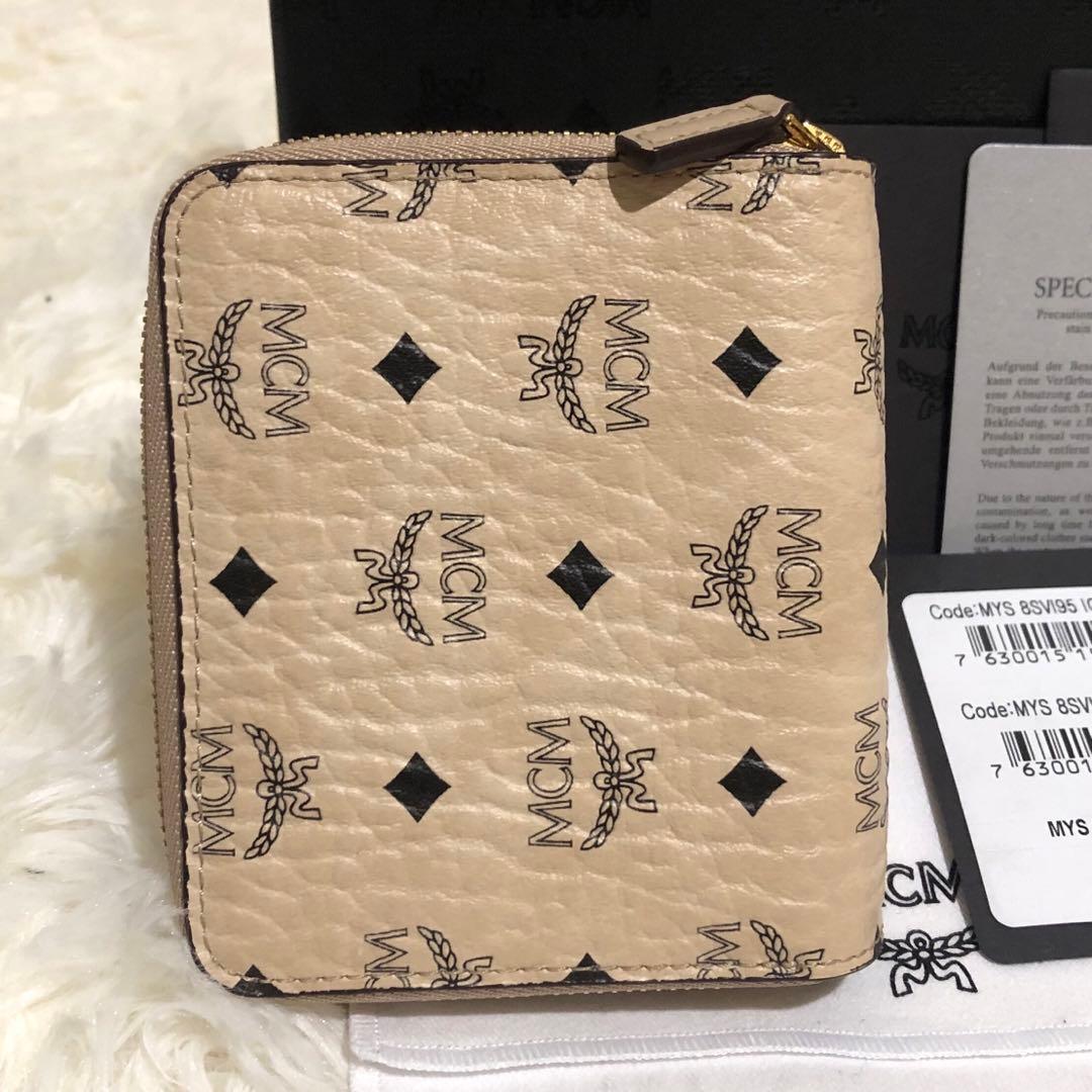 未使用級✨MCM エムシーエム レザー　2つ折り財布