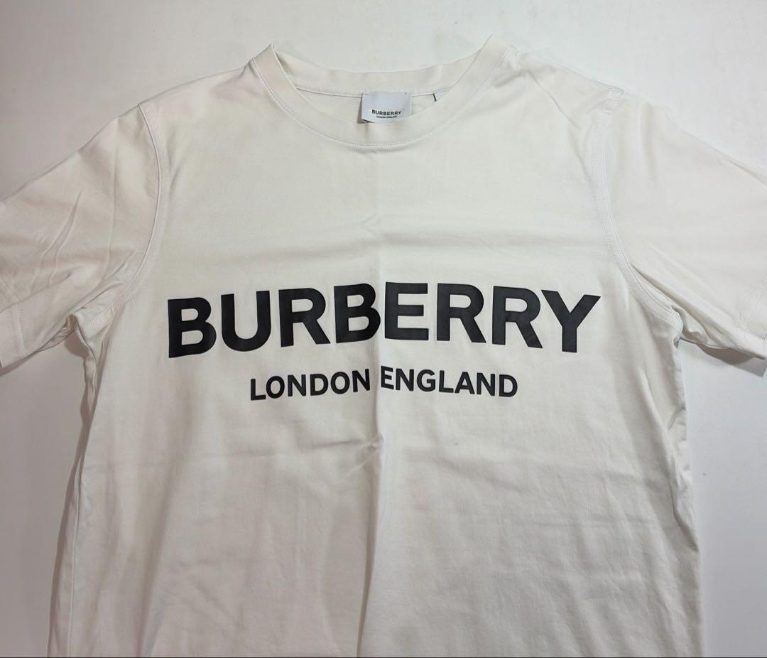 美品⭐︎BURBERRY バーバリー　レディース半袖Tシャツ　白　サイズS