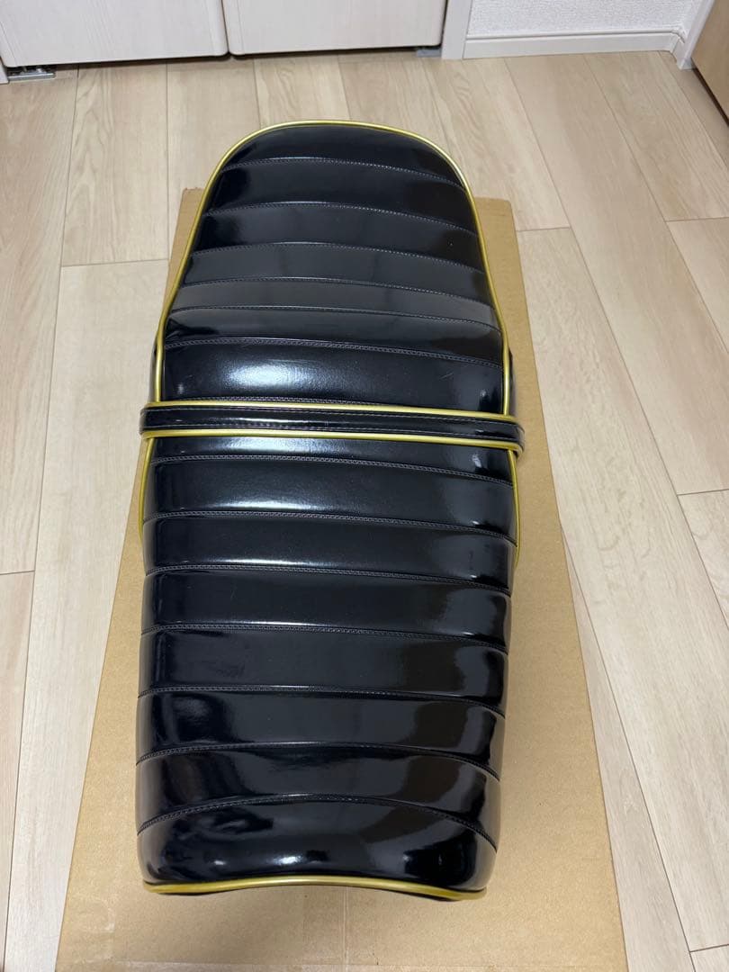 啓*次様 ジェイド250 mc23 タックロール　シート　当時物　黒金
