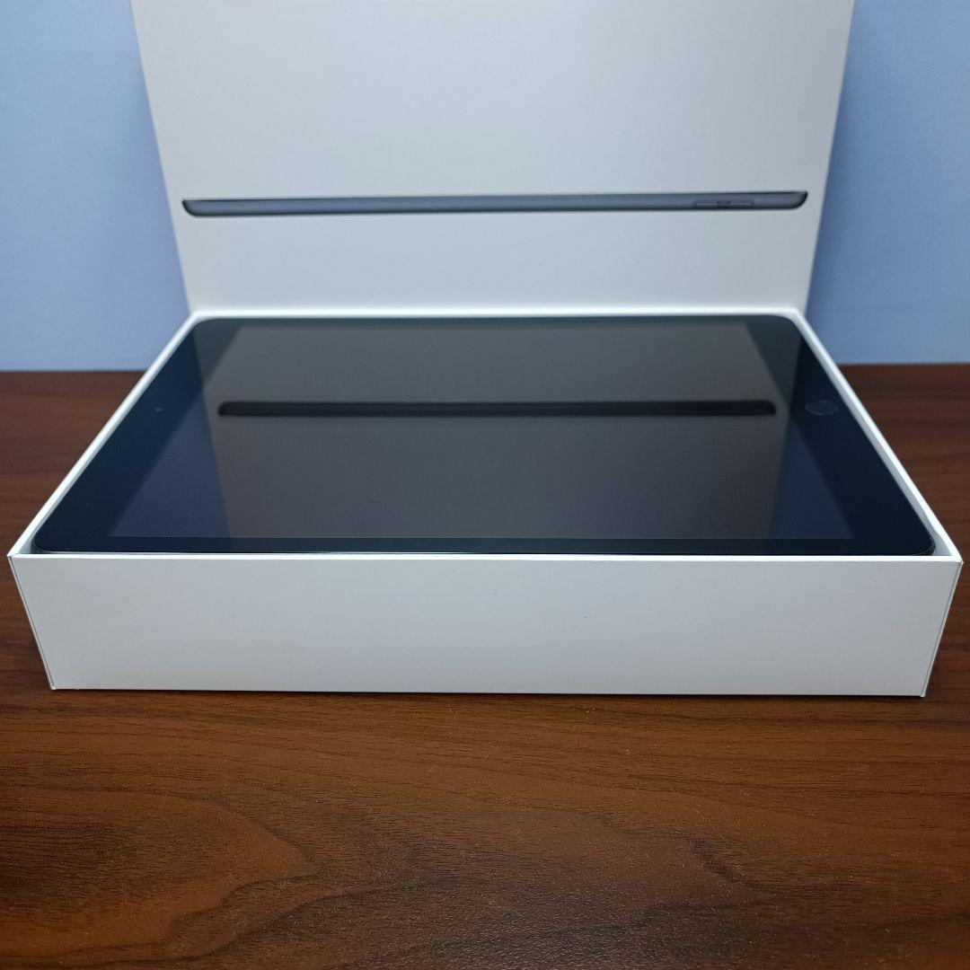 美品 iPad 10.2 第7世代 WiFi 128GB キーボード、カバー付き
