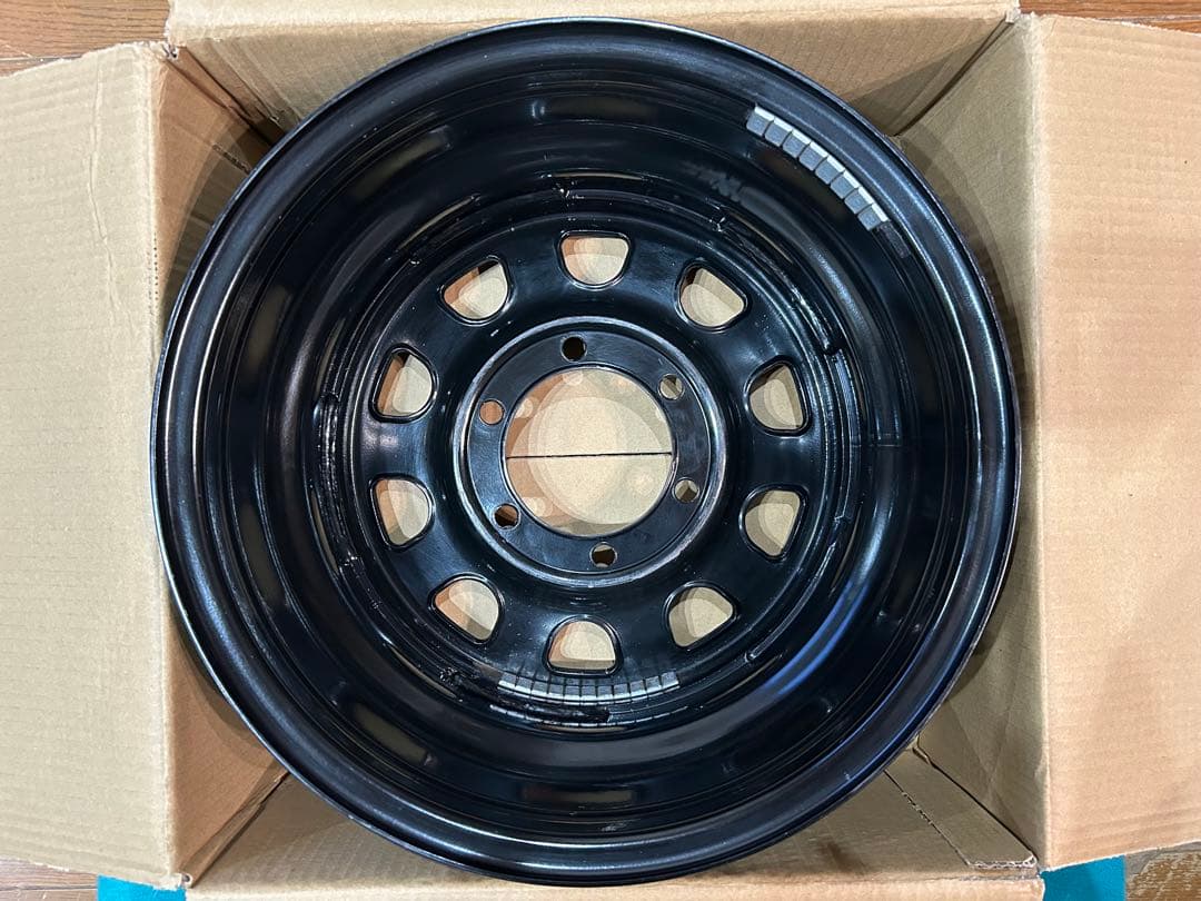 【中古美品】デイトナ16インチx7J ブラック　ハイエースシエラ等に