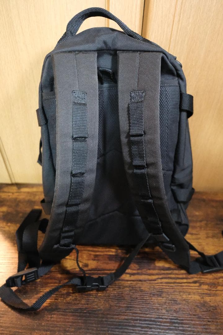 BALENCIAGA Army Spaceブラックバッグ