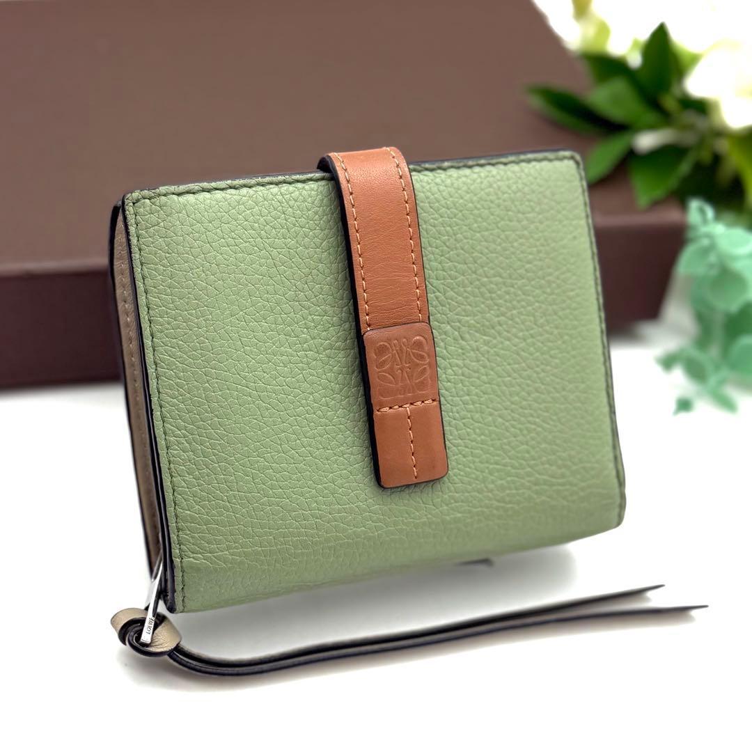 極上美品❣️LOEWE ロエベ アナグラム コンパクト グリーン 財布 P47