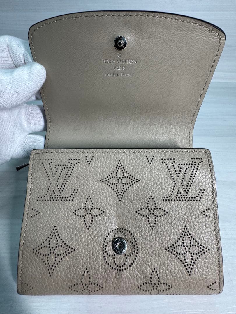【新型IC】ルイヴィトン マヒナ イリス コンパクト 二つ折り財布 ベージュ