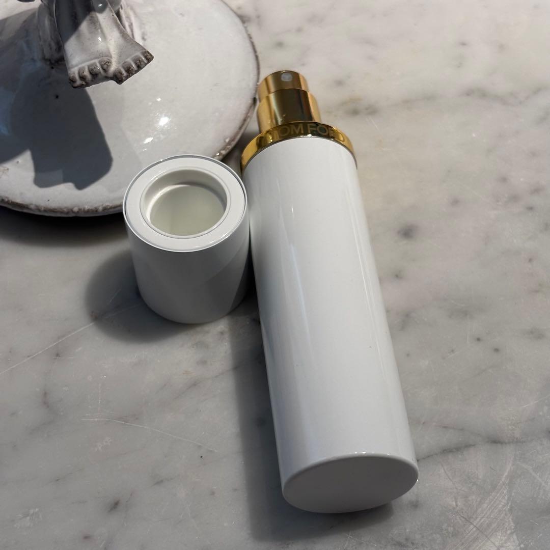 正規品 ほぼ未使用 トムフォードホワイトスエードオードパルファムスプレィ10ml