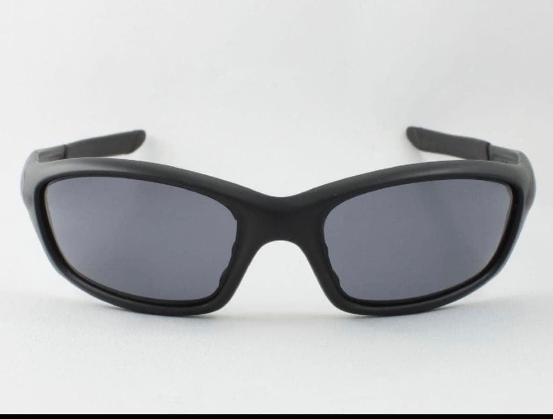 io着用OAKLEYサングラス