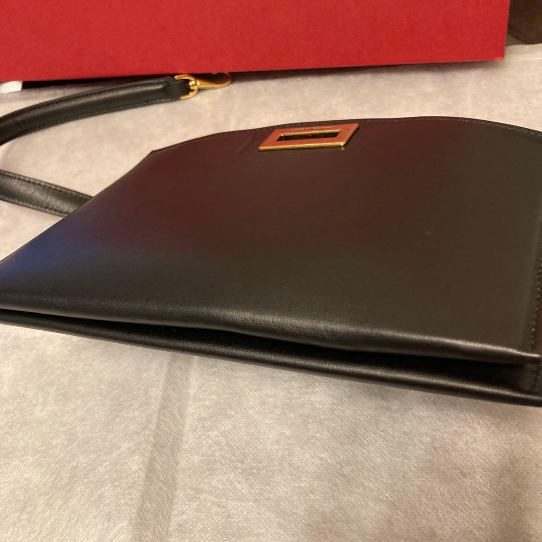 フェラガモ　ウエストバック
