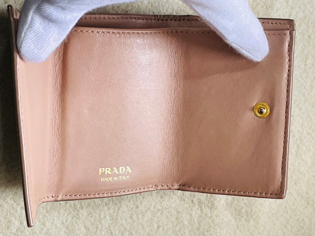 PRADA 三つ折り財布 プラダ