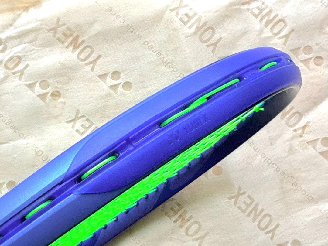 【ほぼ新品】 YONEX EZONE 100L G2 2025 国内正規品