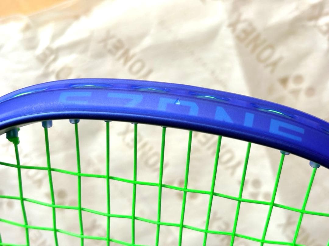 【ほぼ新品】 YONEX EZONE 100L G2 2025 国内正規品