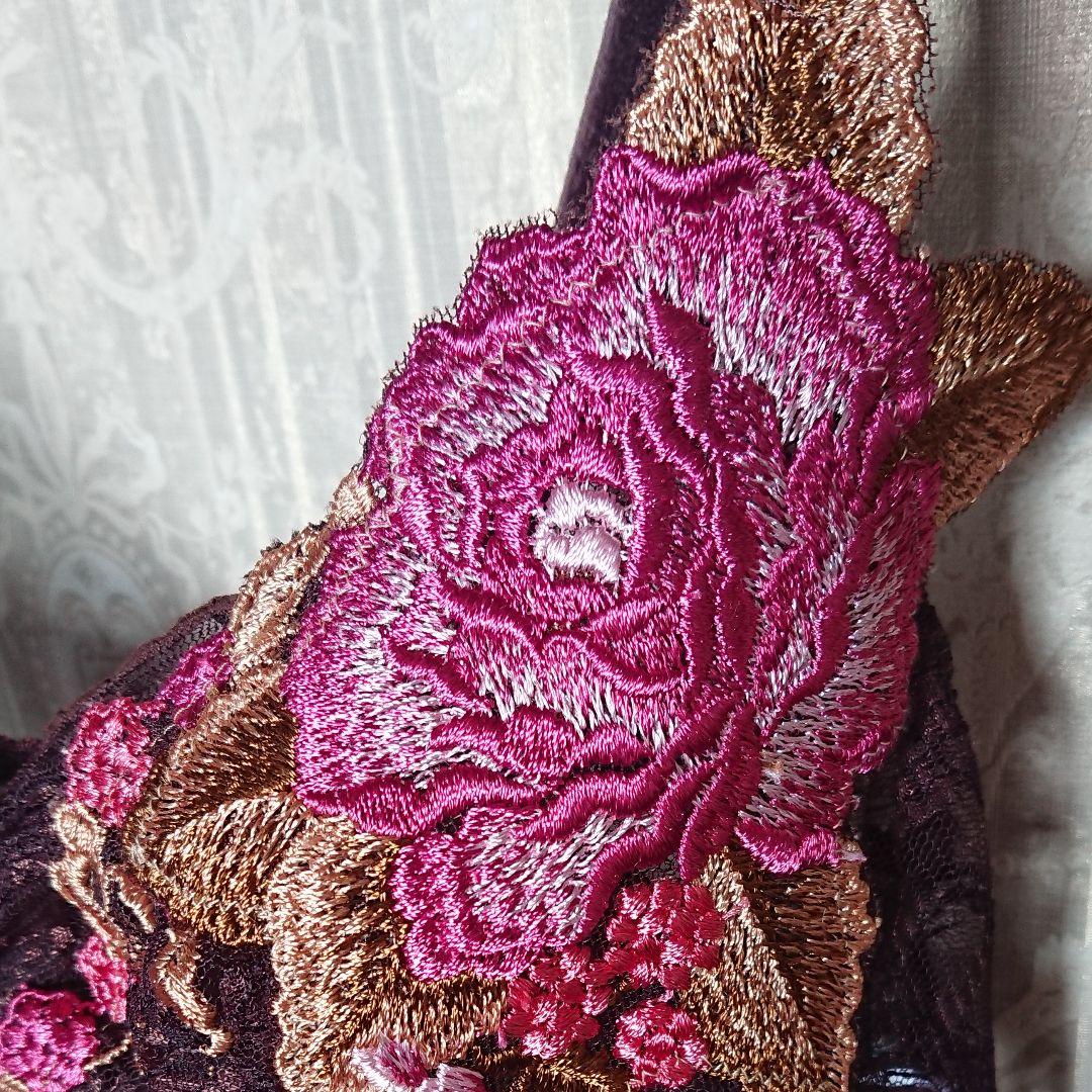 新品未使用 ワコール　サルート　スリップ85M豪華刺繍