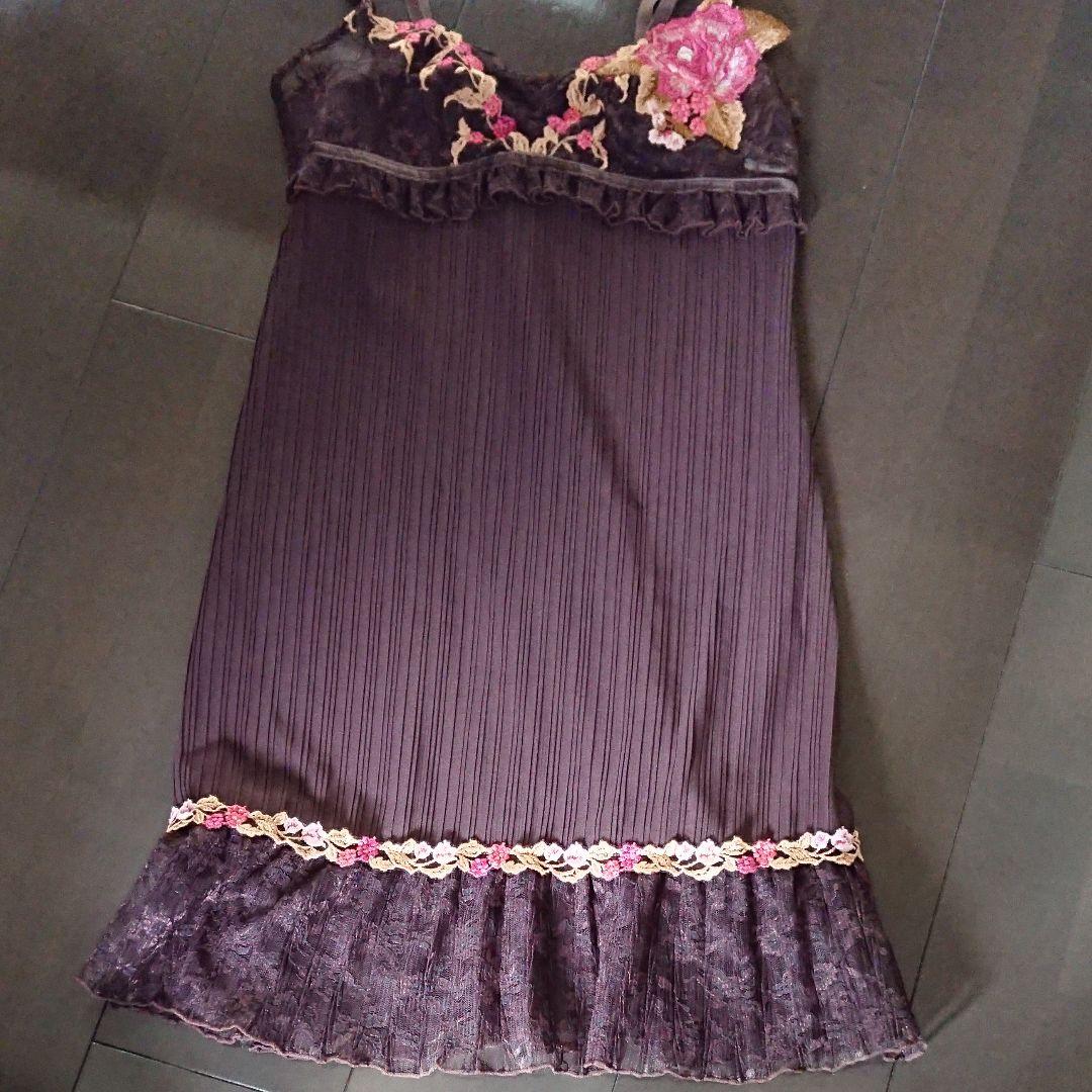 新品未使用 ワコール　サルート　スリップ85M豪華刺繍