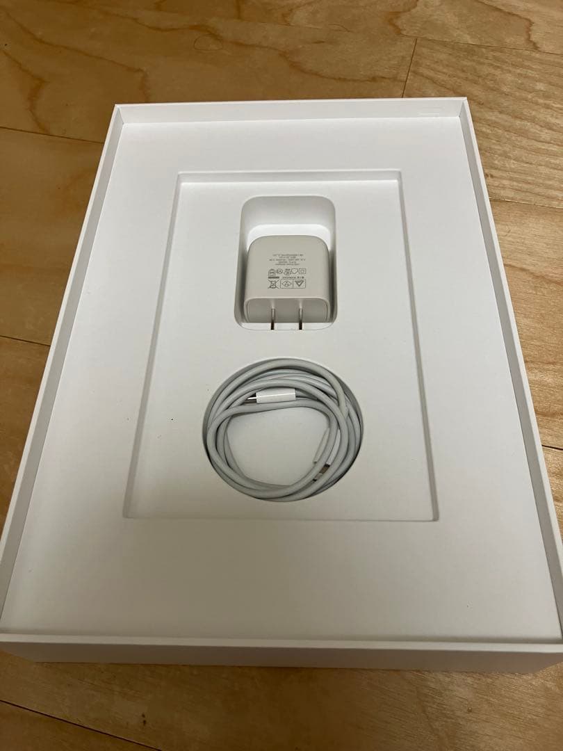 使用頻度少美品Apple iPad 10.2インチ シルバー